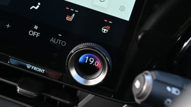 Lexus NX - climate control 