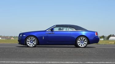 Convertible megatest - Rolls-Royce Dawn - roof