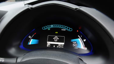 Used Nissan Leaf Mk1 - dials