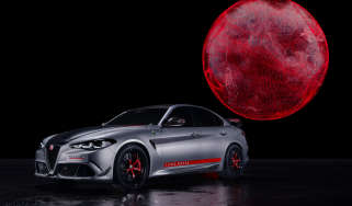 Alfa Romeo Giulia Quadrifoglio Luna Rosa - front static