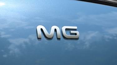 MG IM6 - MG badge