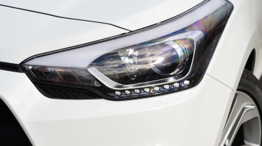 Hyundai i20 Coupe - front light detail