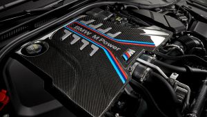 BMW M5 CS - studio engine detail