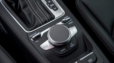 Audi Q2 1.4 TFSI - infotainment controls