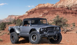 Jeep M-715 - front static