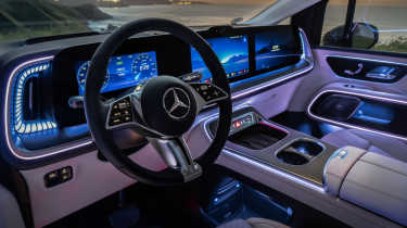 Mercedes VLE - interior