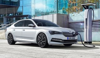 Skoda Superb iV - plug-in front