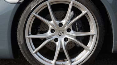 Porsche 911 Carrera 4S 2016 - wheel