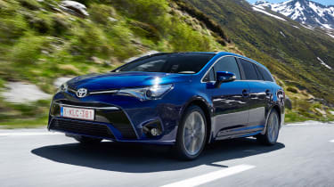 Toyota Avensis Touring Sports - front action