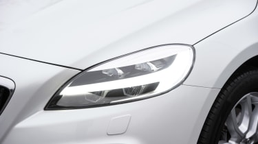 Volvo V40 Cross Country - front light detail