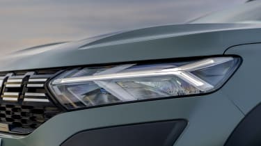 Dacia Sandero Stepway - headlights