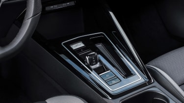 Volkswagen Golf facelift - centre console