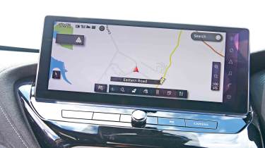 Nissan Juke - infotainment sat-nav screen