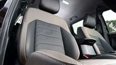 Volkswagen Amarok - front seats