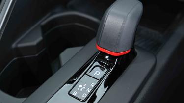 Toyota C-HR - gear selector