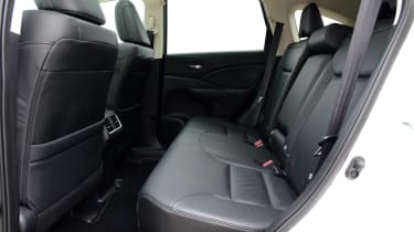 Honda CR-V Mk4 - rear seats