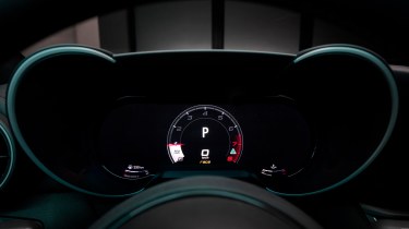 Alfa Romeo Giulia Quadrifoglio Super Sport - dials