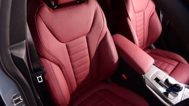 BMW i4 - seats