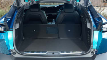 Peugeot 408 UK - boot seats down