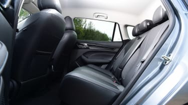 MG5 EV - rear seats