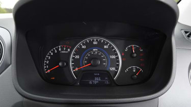 Hyundai i10 used guide - dials