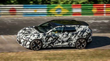 Polestar 4 SUV - side dynamic Nurburgring
