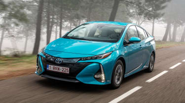 Toyota Prius Plug-In 2017 - front tracking