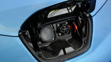 Nissan Leaf charge
