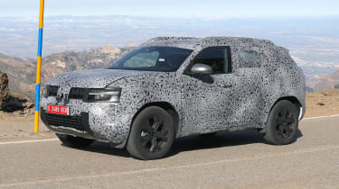 2024 Dacia Duster (camouflaged) - front/nearside