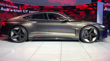 Audi e-tron GT -LA Motor Show - side