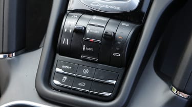 Porsche Cayenne S Diesel centre console