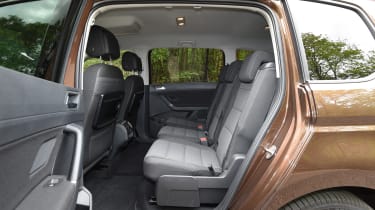 Volkswagen Touran 2016 - rear seats