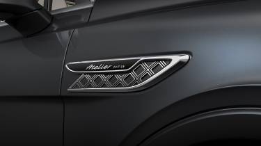 Bentley Bentayga Atelier Edition - wing badge