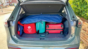 VW Tiguan eTSI - boot