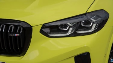 BMW X4 M - front light