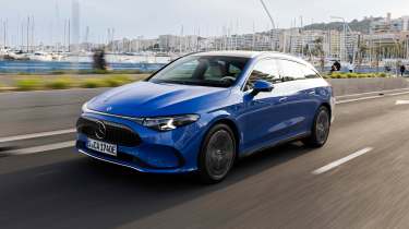 Mercedes CLA Shooting Brake - front tracking