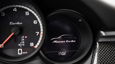 Porsche Macan Turbo - badge