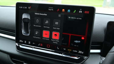 Volkswagen T-Roc - infotainment screen