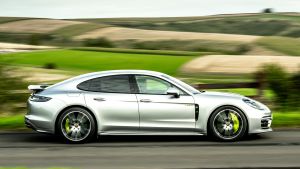 New%20Porsche%20Panamera%204S%20E-Hybrid%202020-20.jpg