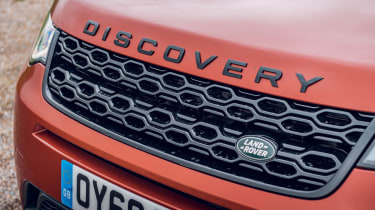 Land Rover Discovery Sport grille