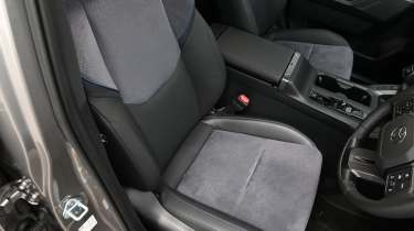 Toyota RAV4 - front seat