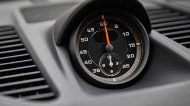Porsche 911 GT3 RS - clock