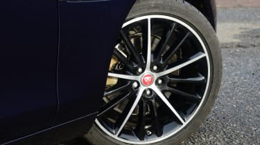 Jaguar XE - wheel