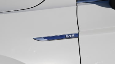 Volkswagen Passat GTE - badge