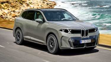 BMW iX5 - front action