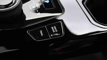 Suzuki e Vitara - drive mode button