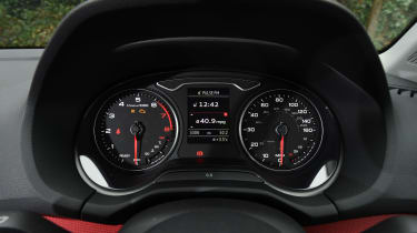 Audi Q2 - dials