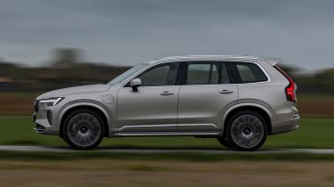 Volvo XC90 T8 - side