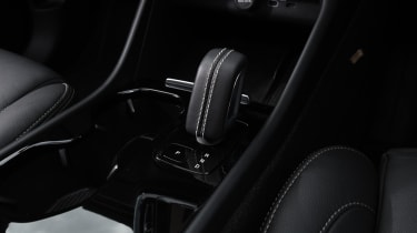 Volvo XC40 Recharge - gear lever
