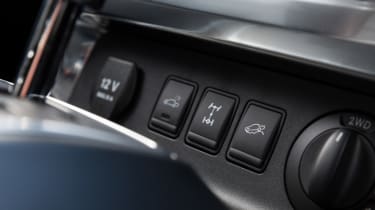 Mercedes X-Class review - buttons